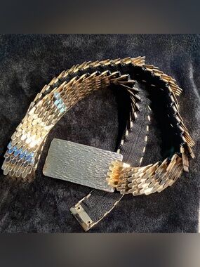 2/$30 Vintage Fish Scale Belt Stretch Elastic Gold Tone/Plated Metal Fish Scale